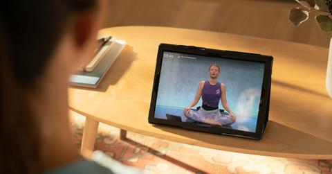 delta passengers peloton meditation stretching classes in flight free