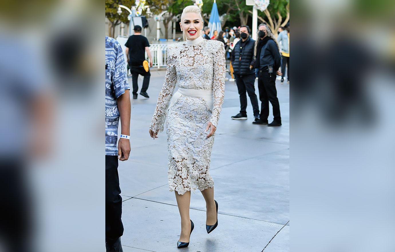 gwen stefani disneyland white lace dress