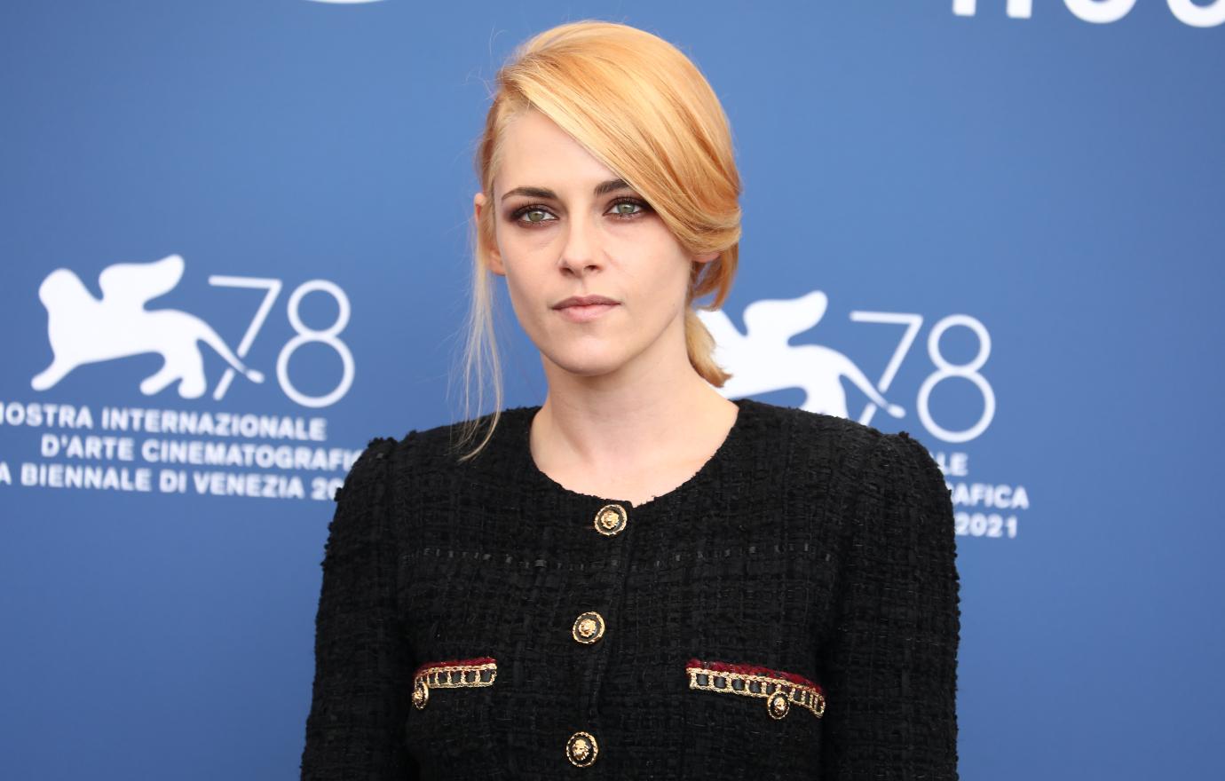 kristen stewart more comfortable with spotlight