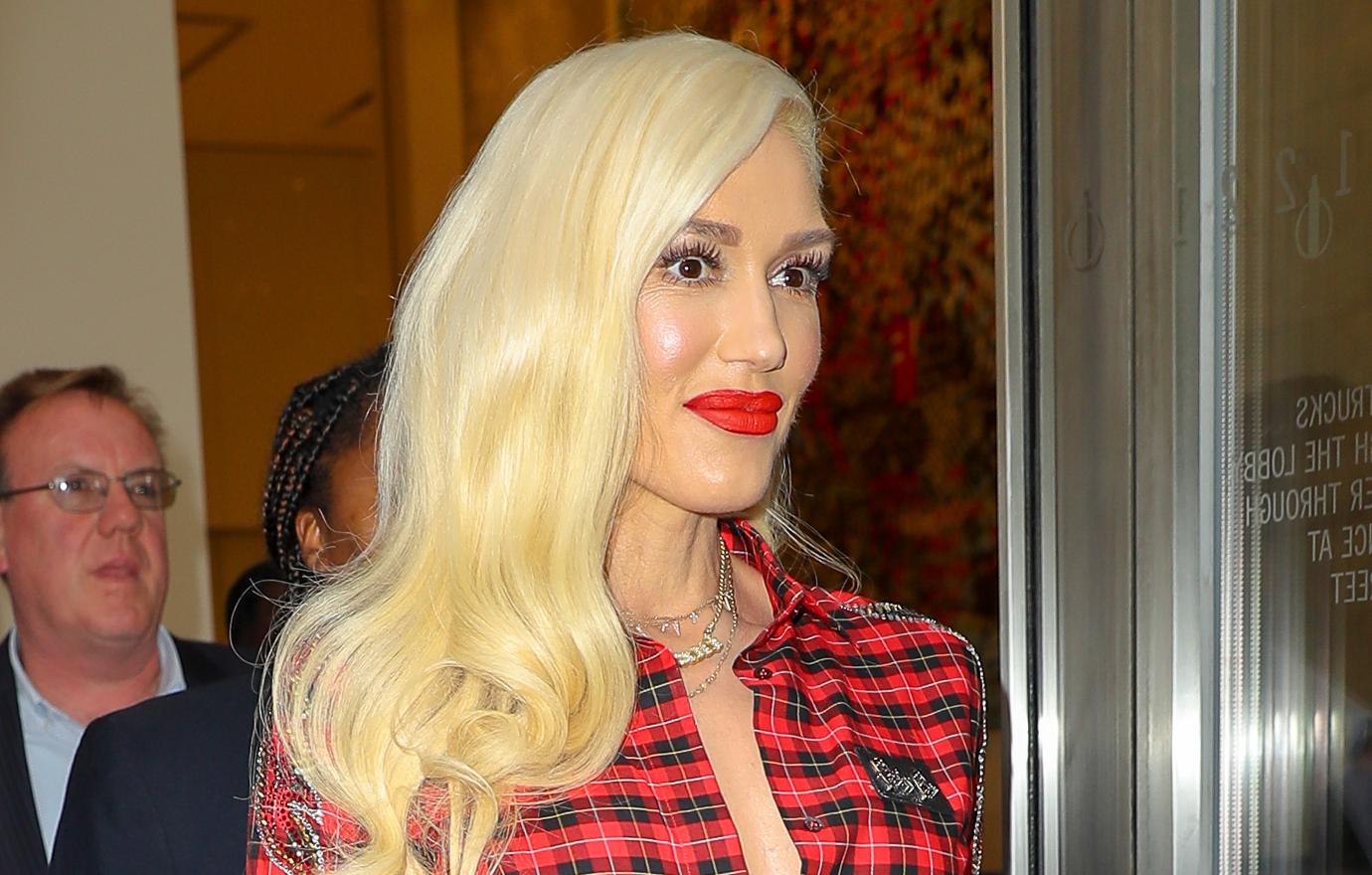 gwen stefani power makeup