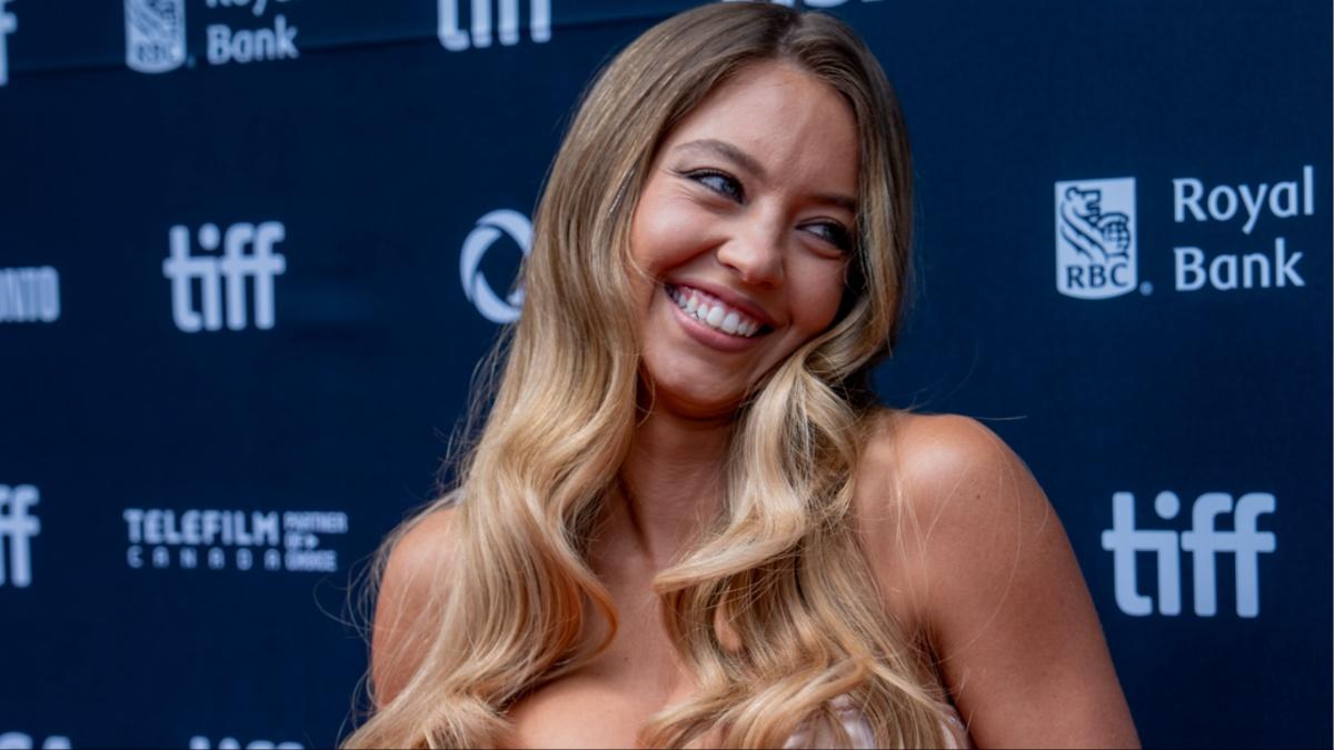 Sydney Sweeney goes public with Scooter Braun. 
