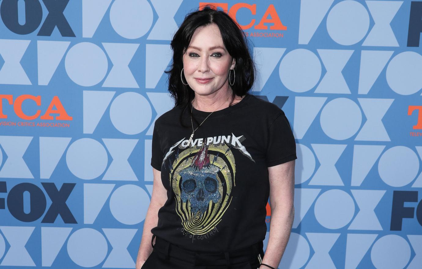 shannen doherty battle with breast cancer