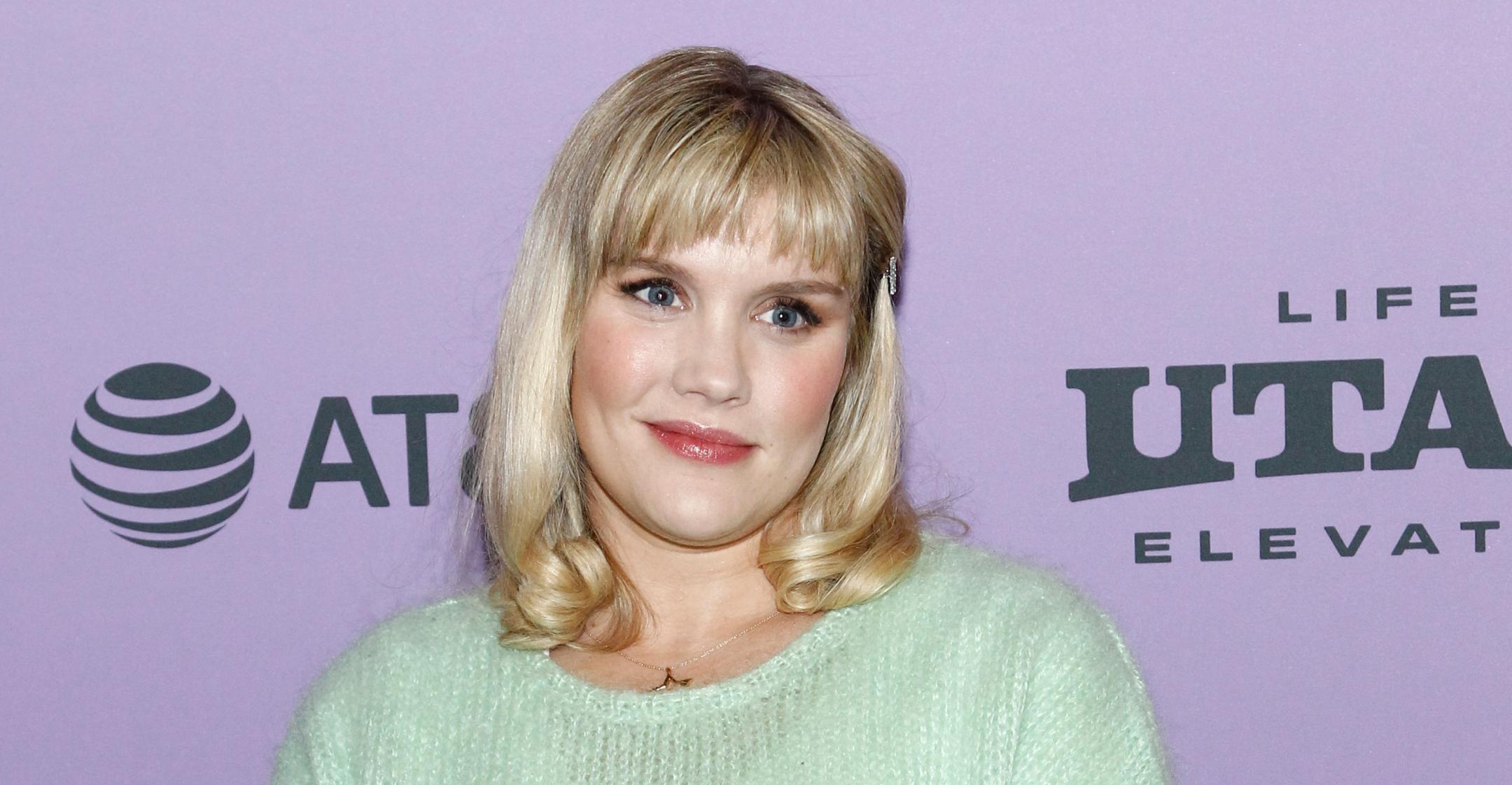 Emerald Fennell Was Heavily Pregnant While Directing 'Promising Young ...