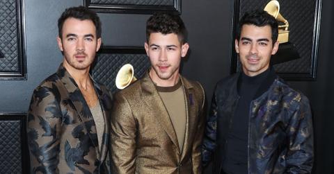 jonas brothers enter this sweepstakes offers dinner date with the guys concert tickets