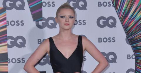 maisie williams pistol confidence