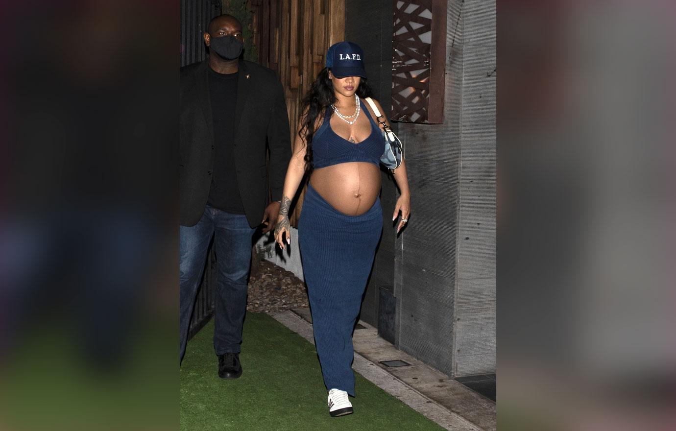 rihanna shows off her huge baby bump