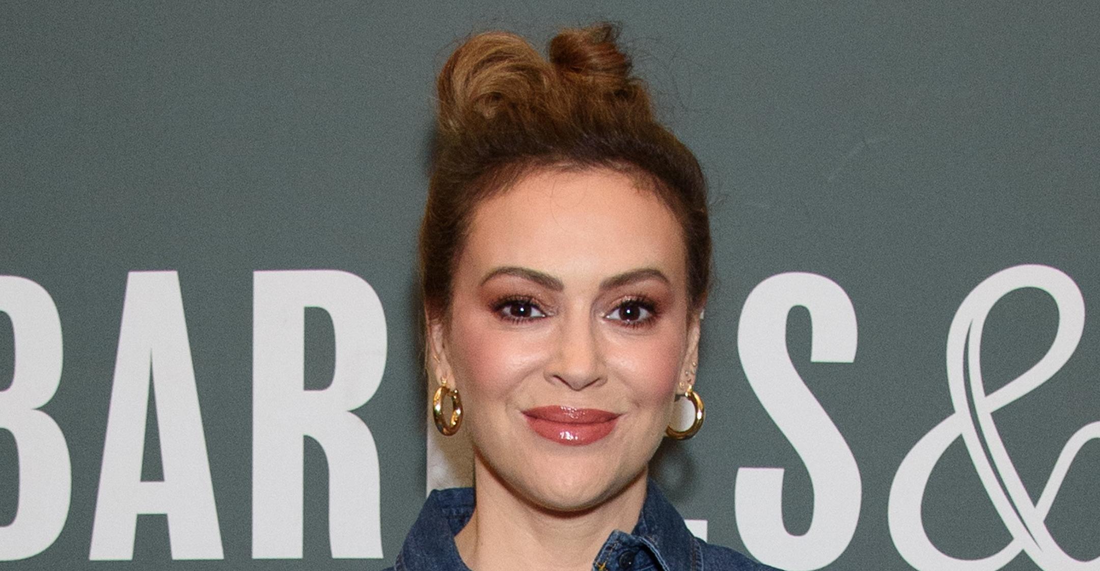 alyssa milano may run for congress in california help make the world a better place