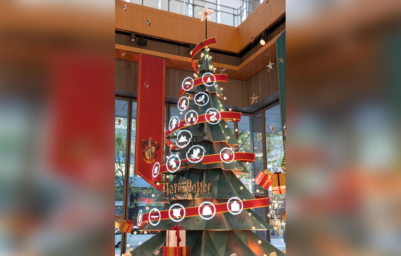 harry potter themed christmas tree in tokyo