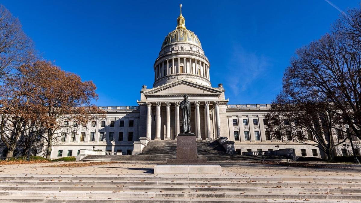 Virginia Supreme Court strikes down Democrats gerrymandering effort.