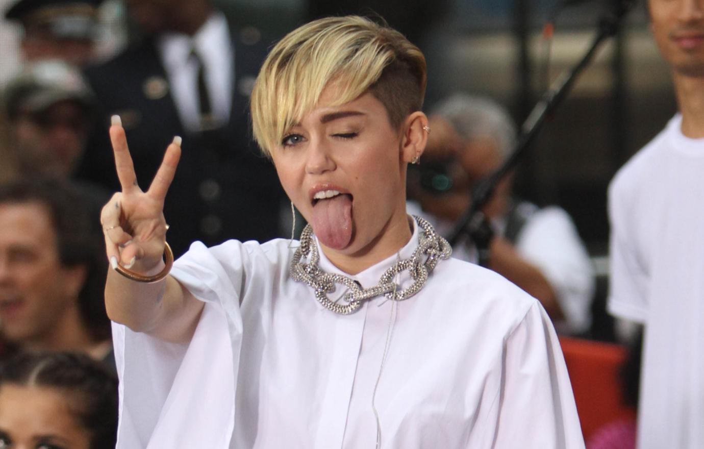 miley cyrus hannah montana identity crisis music