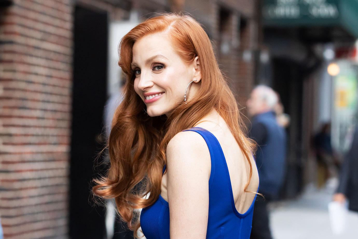 jessica chastain arrives to the late show