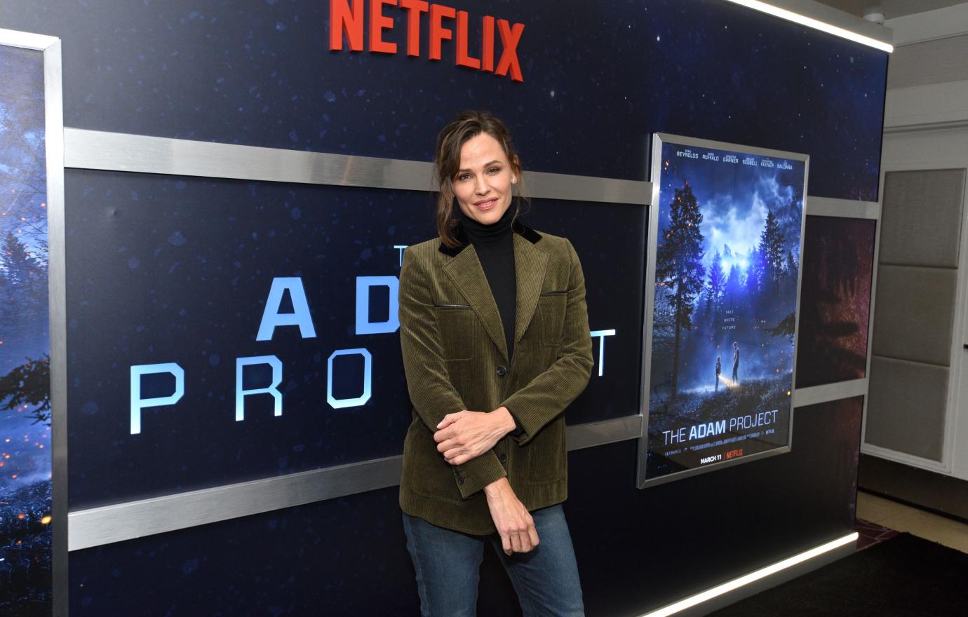 Jennifer Garner and Other Celebrities Are Wearing Corduroy Pants for Winter