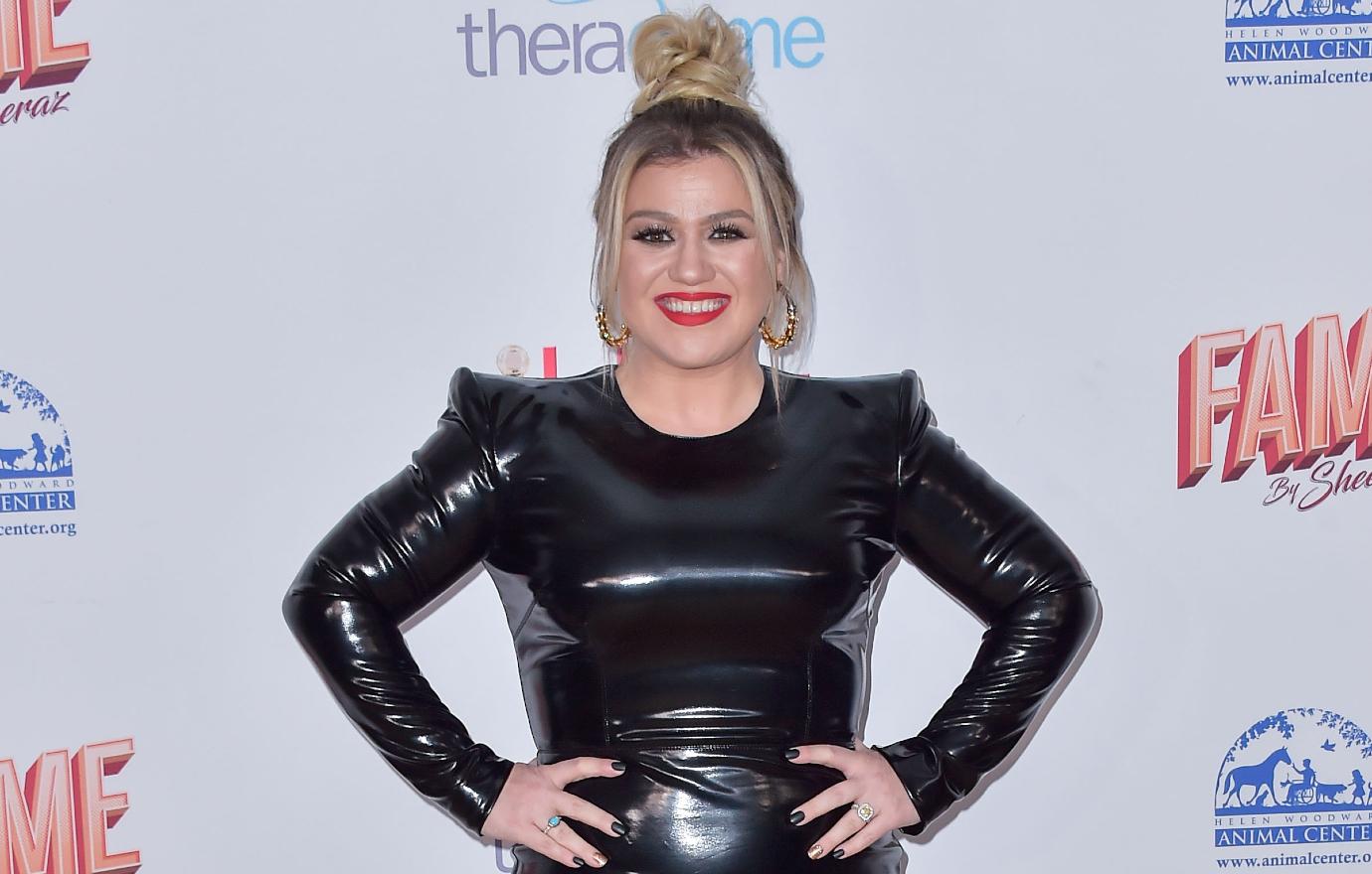 kelly clarkson excited turn