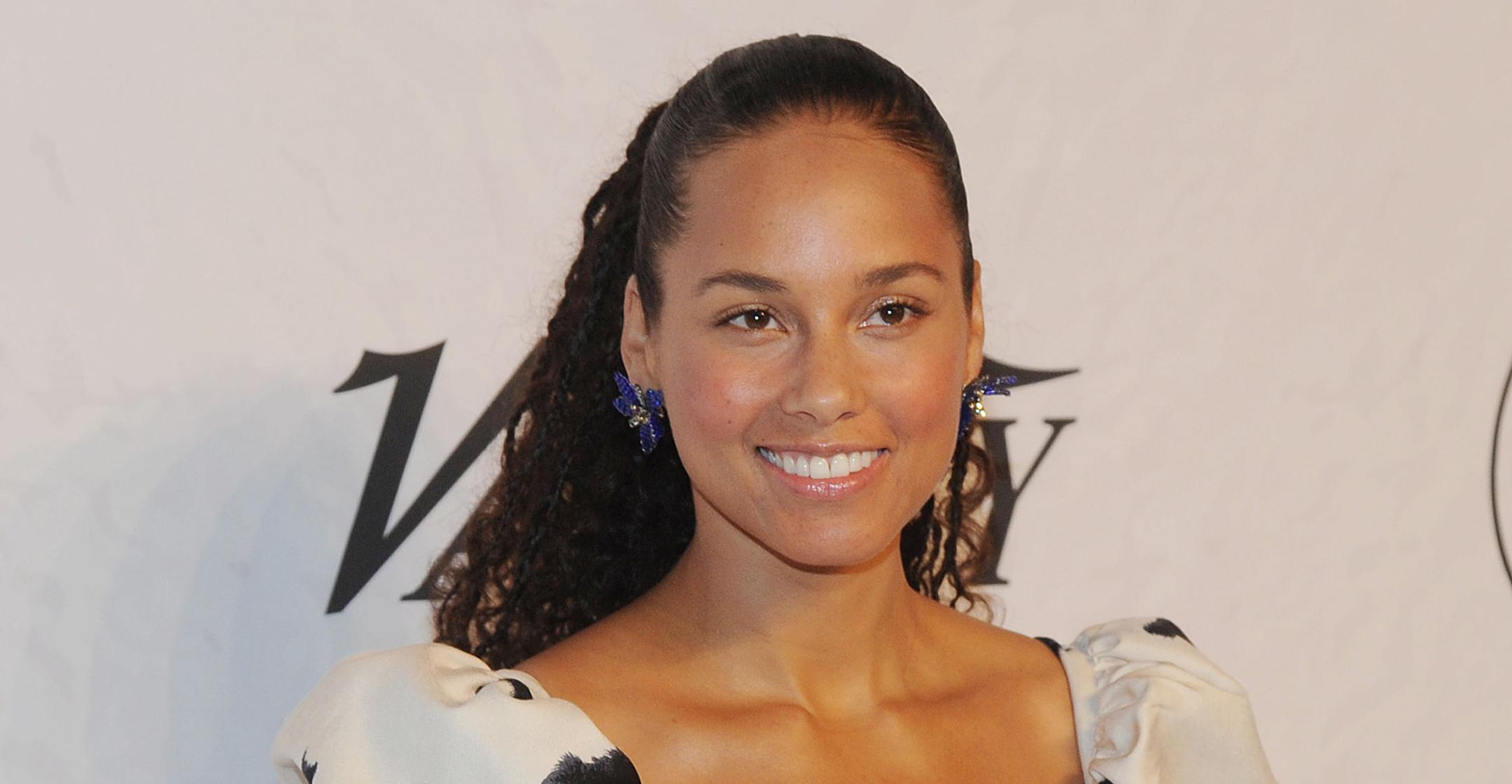 Be Yourself! Alicia Keys is Gorgeous and Bare-Faced for Elle
