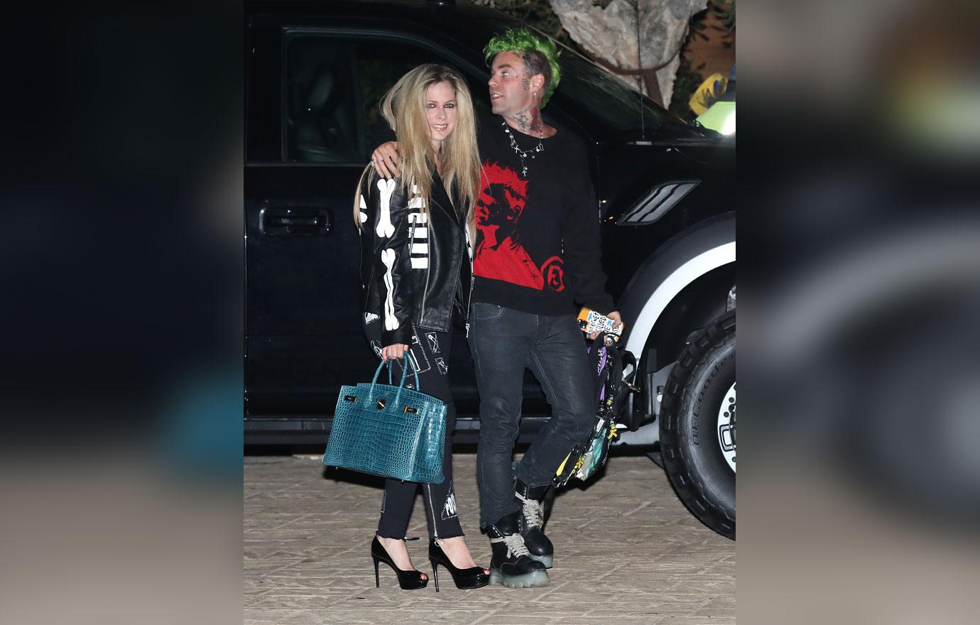 megan fox and machine gun kelly do a double date with avril lavigne and mod sun