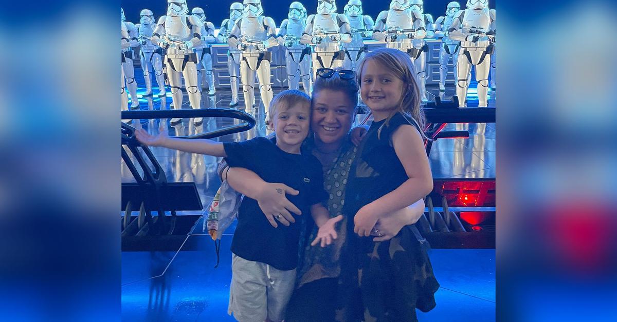 Kelly Clarkson Is Going StirCrazy While Quarantining With Her Kids