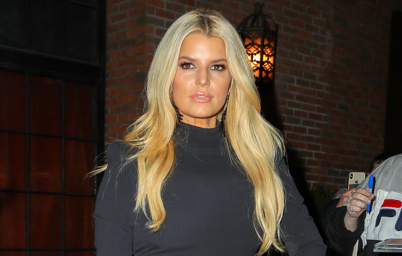 Jessica Simpson marks sobriety with heartbreaking photo