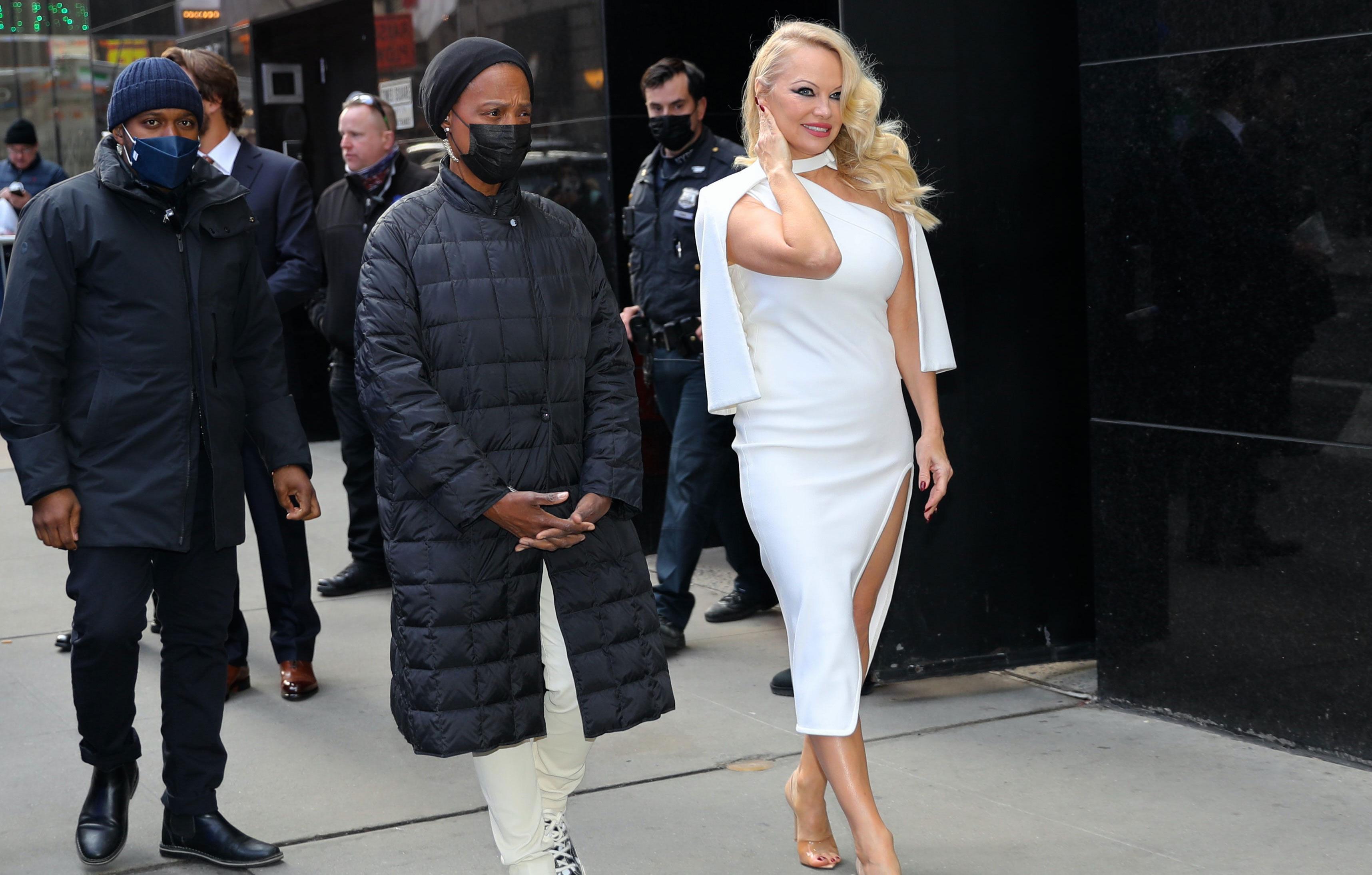 pamela anderson at gma