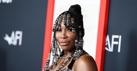 venus williams give away free therapy