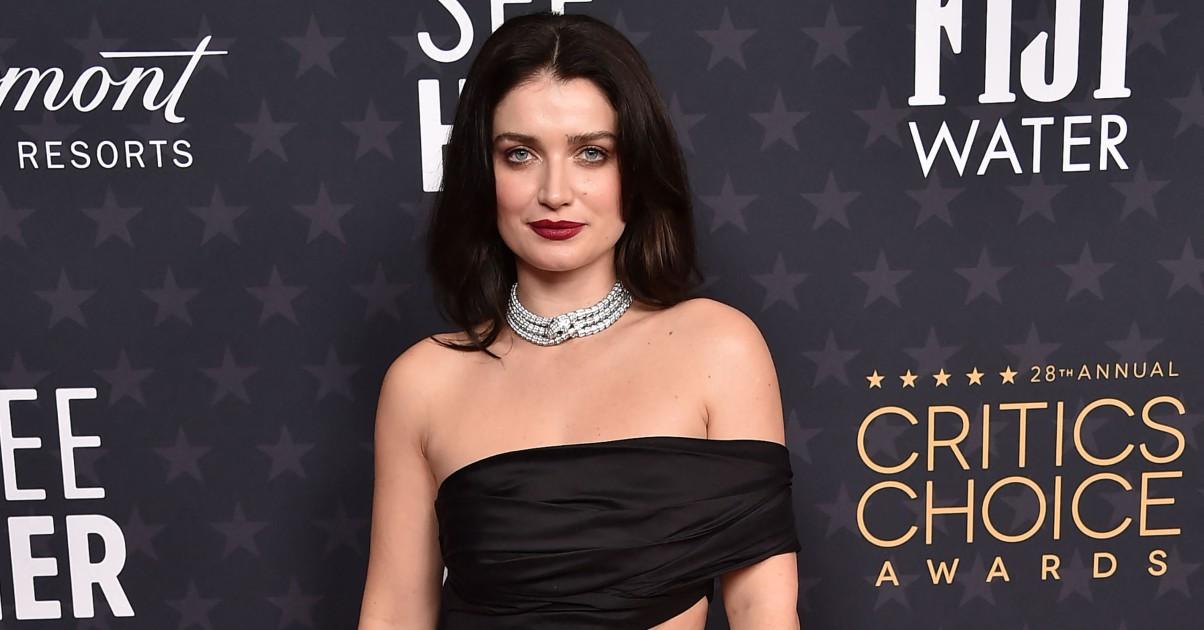 eve hewson started living age  navigating confusing s