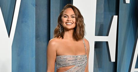 chrissy teigen grammys gown