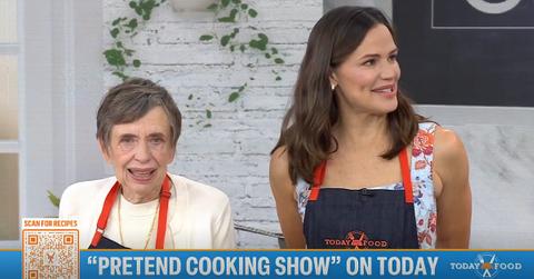 jennifer garners mom morning television debut make cobbler pp