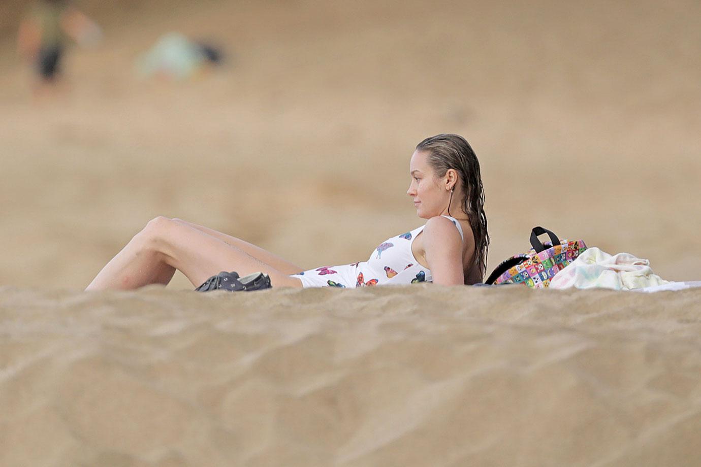 brie larson relaxes on the beach in hawaii