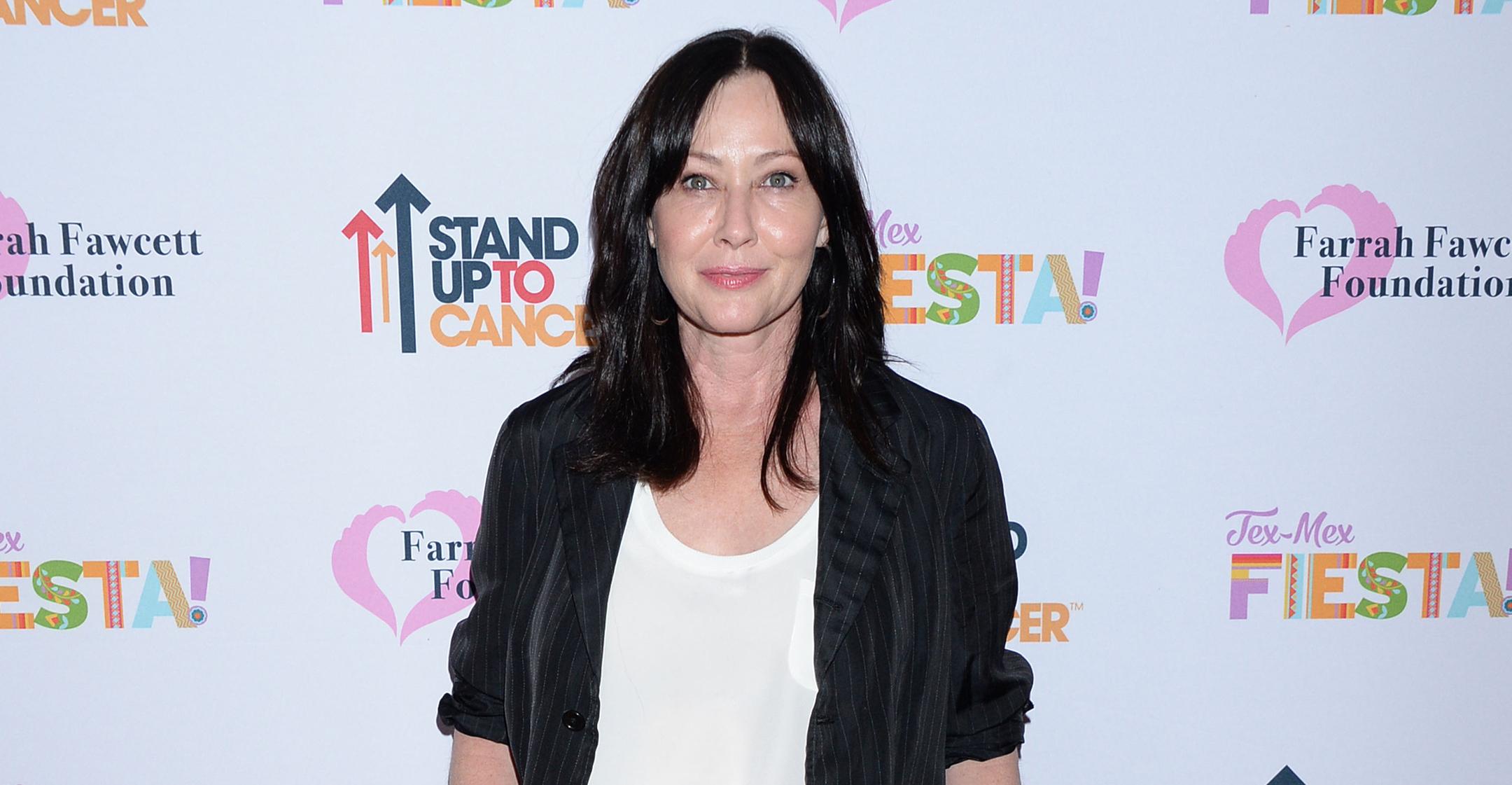 shannen doherty feels responsibility to educate about stage  cancers to show patients are alive active