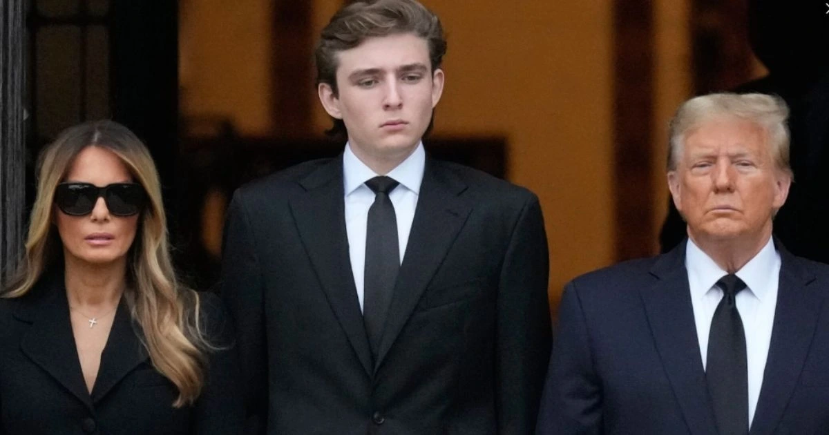Barron Kept Tapping on the Oval Office Window. He Was Hoping Donald Trump Would Come Outside.