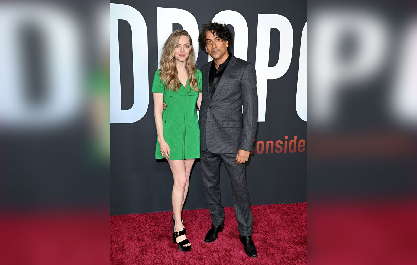 amanda seyfried green dress Amanda Seyfried looks radiant in vintage gown for make-up launch